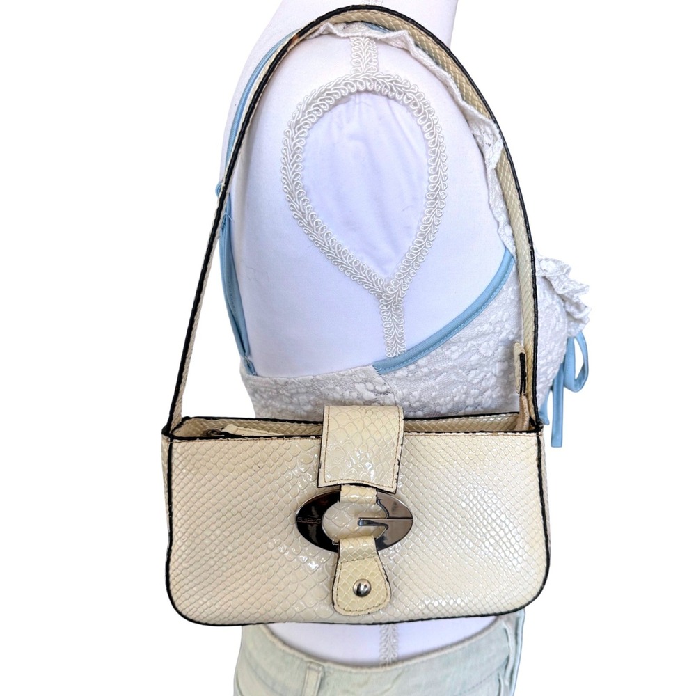 Y2K Guess Baguette Shoulder Bag Cream Snakeskin Embossed Purse Silver Hardware